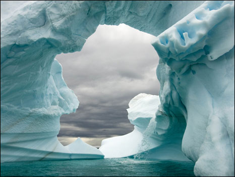 Fotos das esculturas naturais na Antártida (STEVEN KAZLOWSKI / BARCROFT)