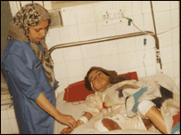 بھارت کی مبینہ گولہ باری سے زخمی ہونے والی ایک بچی۔