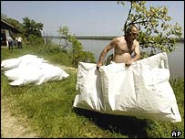 Nakledilen ceset torbaları