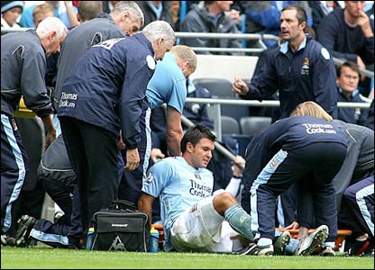 博季诺夫在第8分钟因伤下场