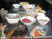 स्वास्थ्यवर्धक भोजन खाने की सिफ़ारिश की जाती है