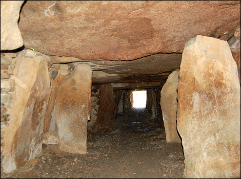 La Hougue Bie passageway