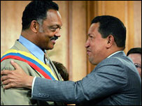 O ativista americano Jesse Jackson se reuniu com Chávez depois do incidente com Robertson