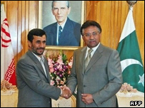 احمدی نژاد و پرویز مشرف