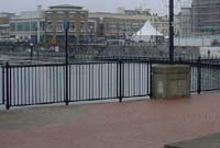 Mae na Steddfod draw acw