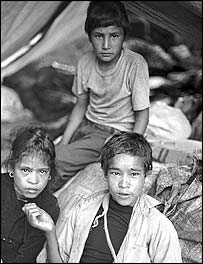 نیپال کے بے گھر بچے