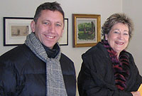 Cefyn Burgess gyda Beti George yn Vermont