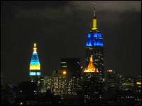 Емпайр Стейт Білдінг минулого року, коли нагорі опинився жовтий колір