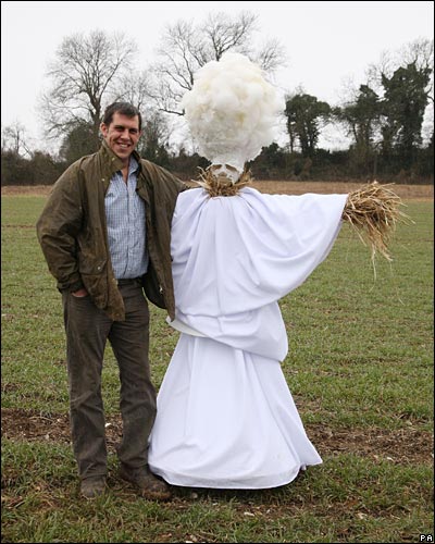 ladygaga_scarecrow_pa.jpg