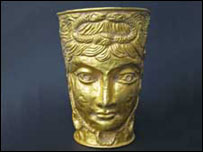 copo de ouro. Foto: Duke's Auction House, Dorchester