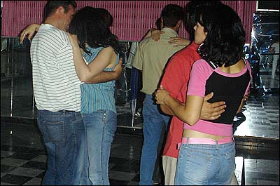 باشگاه رقص در شهر دوشنبه