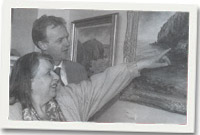 Gwyn Jones o Oriel Plas Glyn-y-Weddw gyda Gwyneth ap Tomos