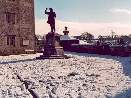 Cerflun Lloyd George, Caernarfon