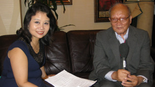 著名學者姚監複接受BBC記者嵇偉採訪