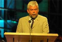 Jeff Williams yn annerch yn yr Eisteddfod Genedlaethol