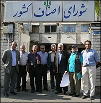 ناشران منتخب همراه با رئيس و معاون دوره هشتم اتحاديه ناشران و کتابفروشان تهران 