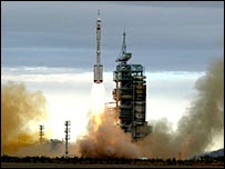 شنژوی ٦ در حال پرتاب