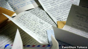 Cartas de presos brasileiros no Japão (foto: Ewerthon Tobace)