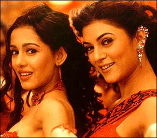 بالی وڈ میں اس سال کی لے سشمیتا سین اور شاہ رخ خان کی ’میں ہوں ناں‘ ہی نے طے کردی تھی۔