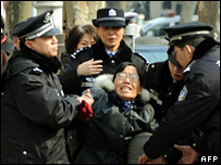 Manifestante chinesa em Xangai