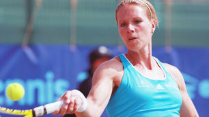 Esther Vergeer in action on the tennis court