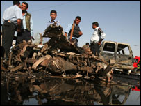 Carro-bomba em Bagdá em agosto de 2005