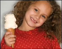 دختری با آيسکريمش 