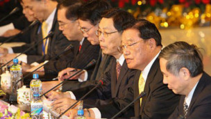 江丙坤（右二）正式卸任海基会董事长职务