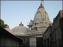 गीर स्थित मंदिर