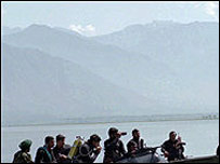 کشمیر کی ایک جھیل (فائل فوٹو)