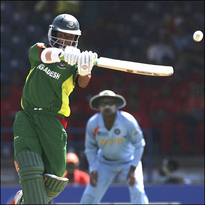 भारत-बांग्लादेश मैच की तस्वीरें