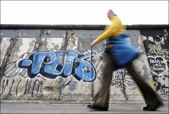 berlin_wall.jpg