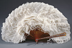 Queen Alexandra's ostrich feather fan. English, c.1901. Feathers with tortoiseshell guards and sticks. Guard length 24.0 cm