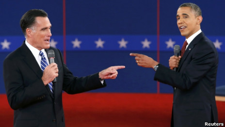 Hai ứng viên Romney và Obama trên sân khấu