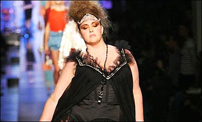 مانکنی با سایز ۲۰