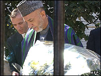 حامد کرزی رييس جمهور افغانستان در لندن