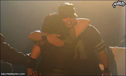 دی جی الیگیتور و یک تماشاچی