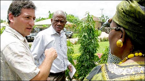 Dr TH Culhane explaining an insinerator and home biogas digestor to the wife of former Nigerian President Olusegun Obasanjo