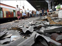 मुंबई की ट्रेन में विस्फोट