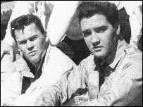 Sonny West and Elvis | Photo: Sonny West