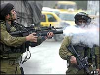 नाबलूस में इसराइली सैनिक