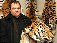 آندره يورچنکو با پوست ببر مصادره شده