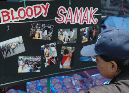 Những bức ảnh cảnh sát dùng vũ lực với người biểu tình