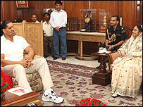 राष्ट्रपति प्रतिभा पाटिल के साथ खली