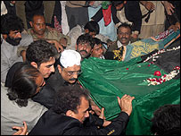 تشییع جنازه بی نظیر بوتو