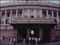 رشوت سکینڈل، اراکین کی وضاحتیں