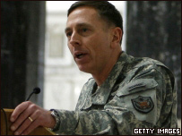 Comandantul trupelor americane din Irak, generalul David Petraeus, va prezenta un raport privind situaţia din această ţară