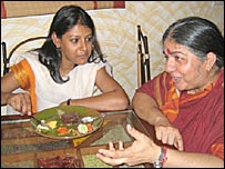 वंदना शिवा के साथ नंदिता दास