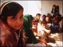 کودکان در مدرسه - عکس از سايت حاکا