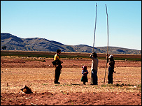 Pedro Paulo Vieira em visita à comunidade Aymara no Lago Titicaca (Foto: Jason Blue-Smith)